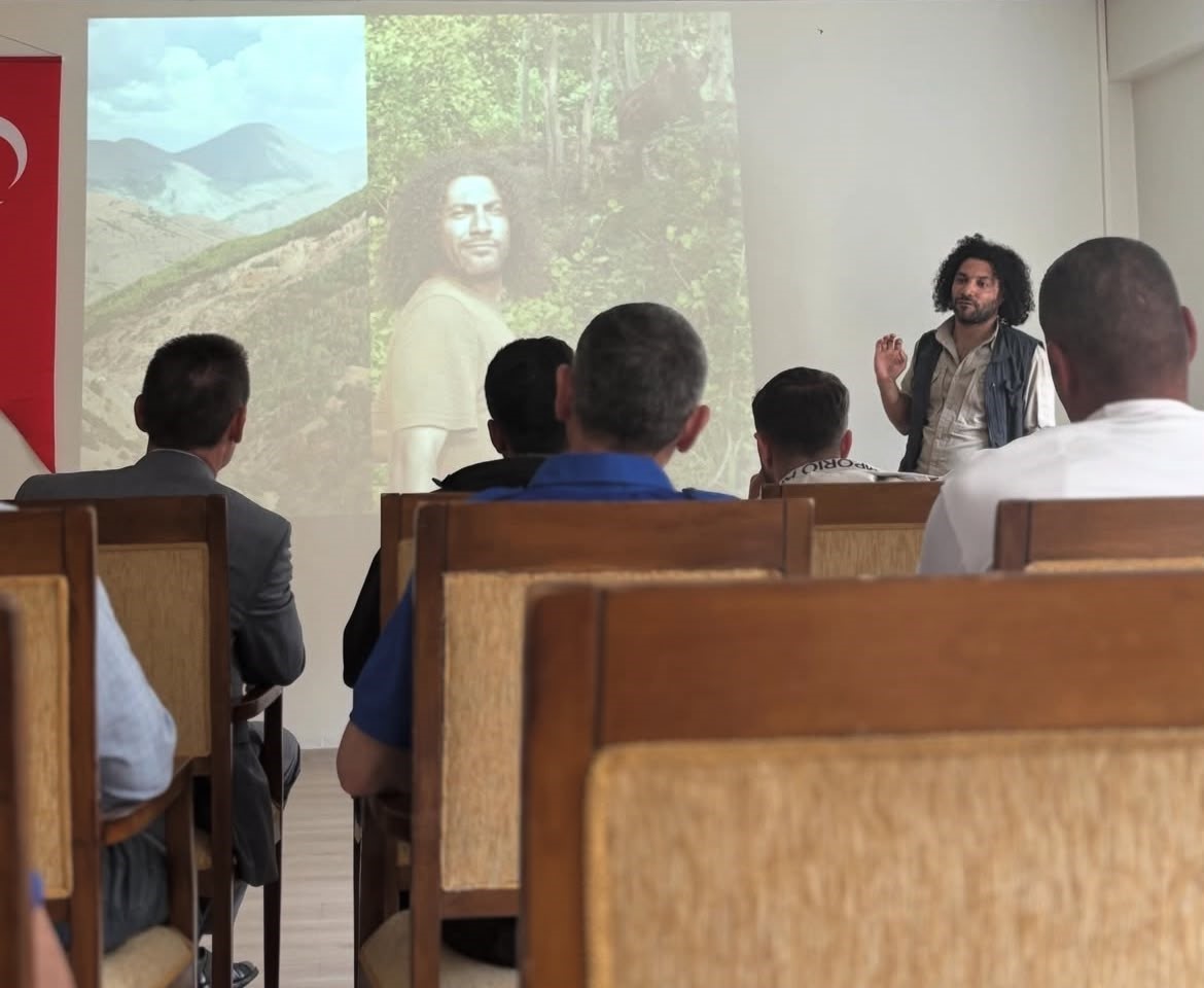 Bayburt’ta denetimli serbestlik yükümlülerine çevre semineri