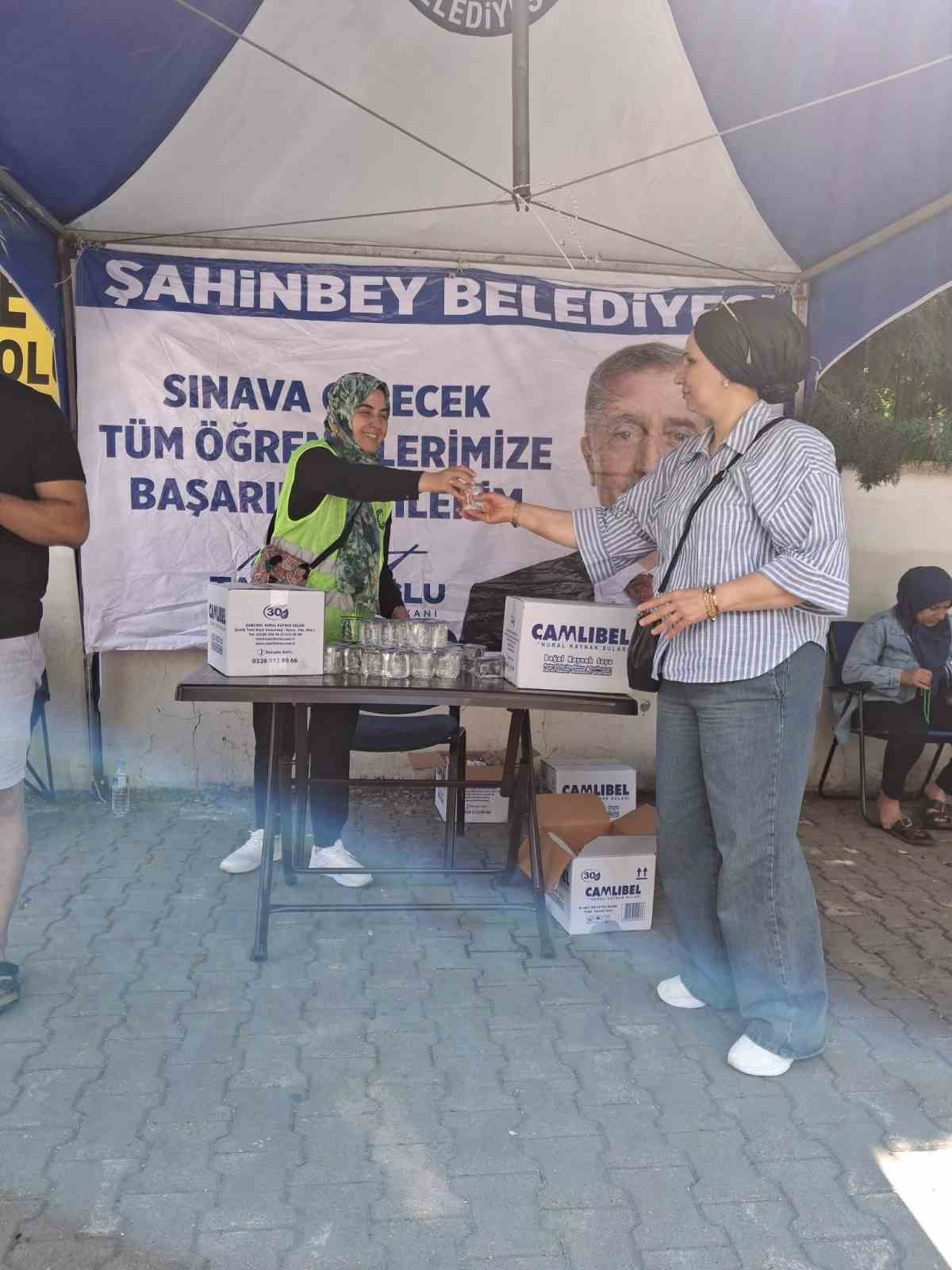 Şahinbey zabıta ekipleri LGS’de öğrencilerin yanında oldu
