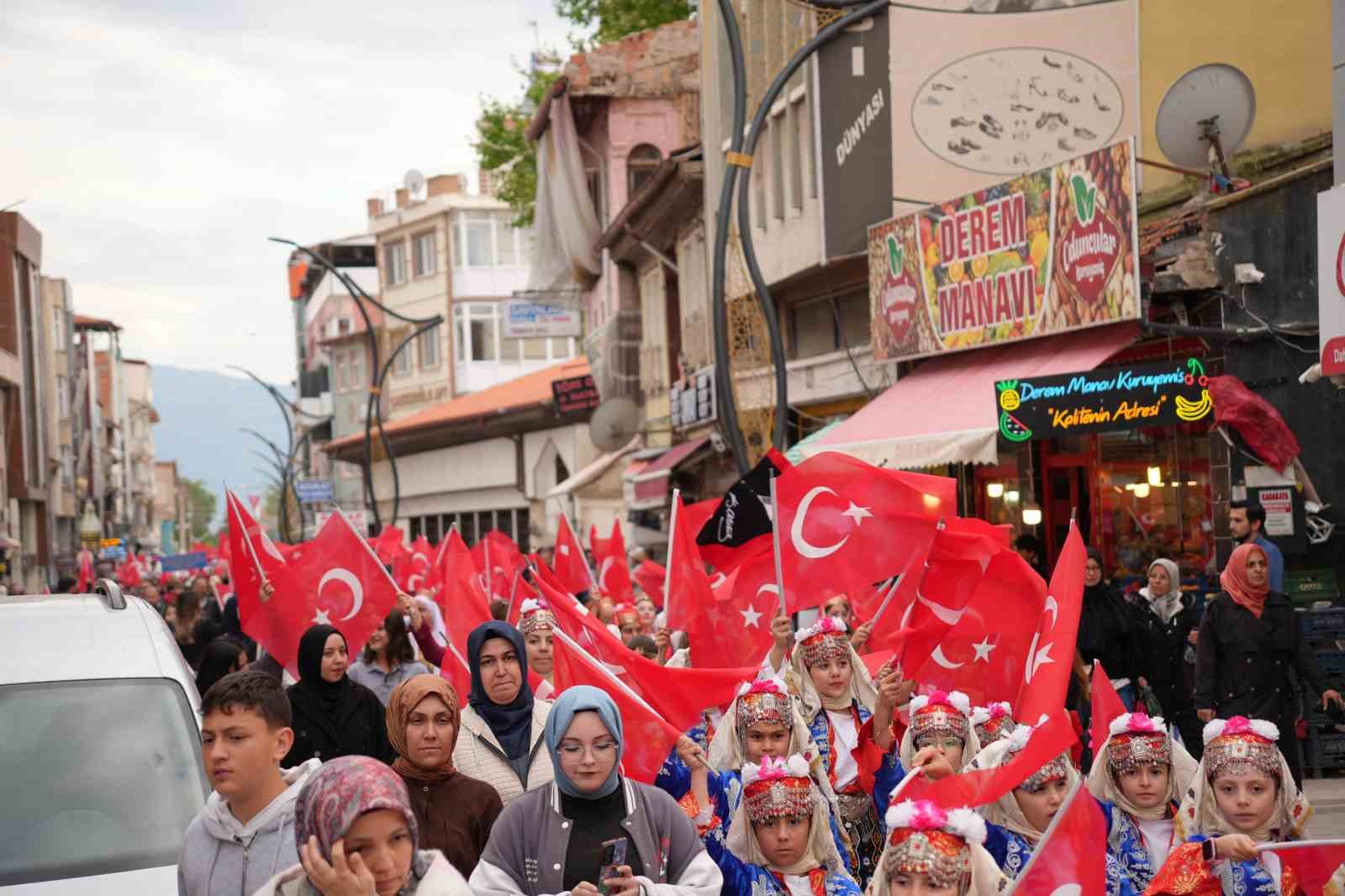 Gen&ccedil;lik Y&uuml;r&uuml;y&uuml;ş&uuml; yoğun katılımla ger&ccedil;ekleştirildi