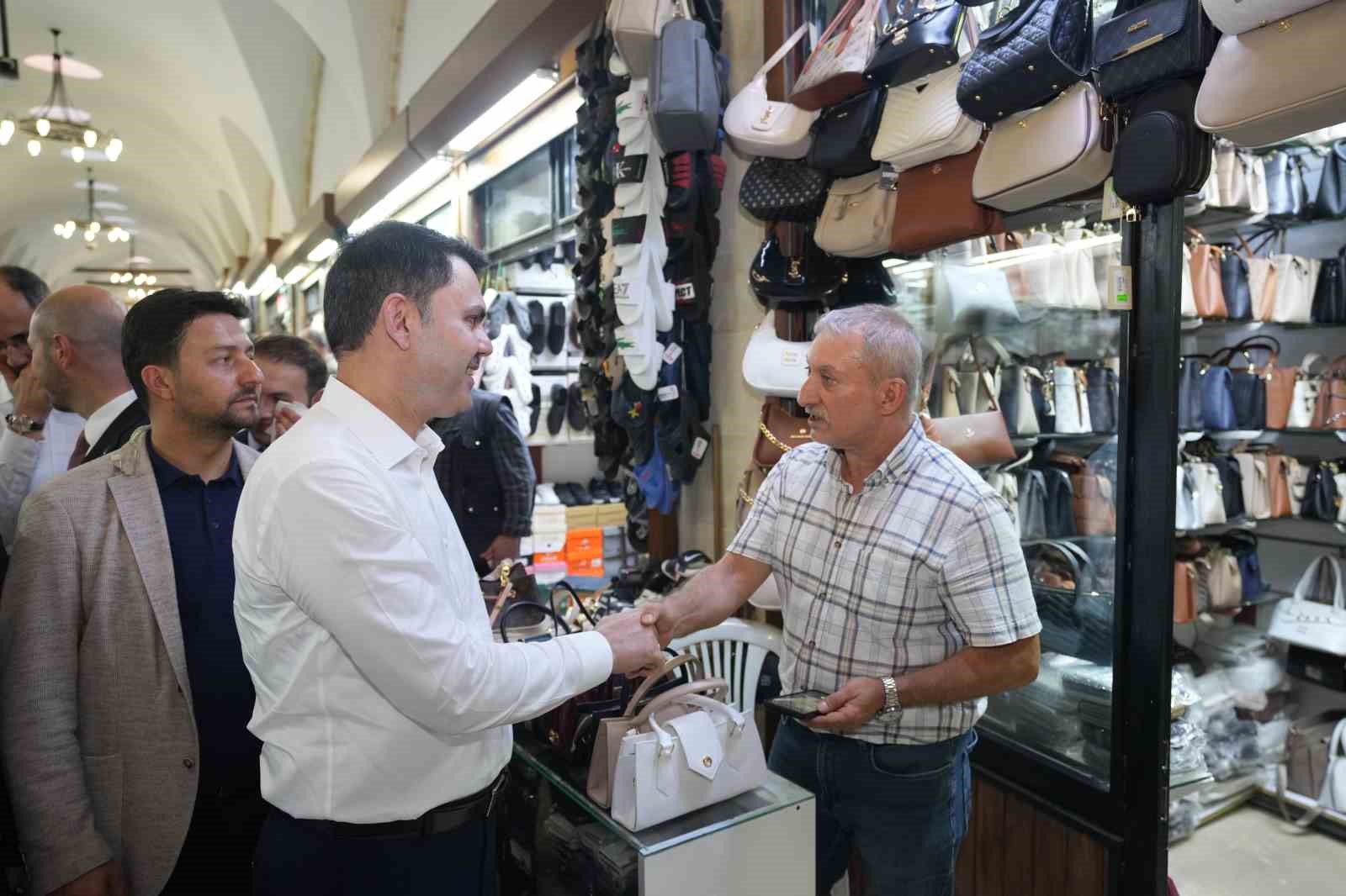 Bakan Kurum, Kahramanmaraş’ta Kapalıçarşı’yı ziyaret etti
