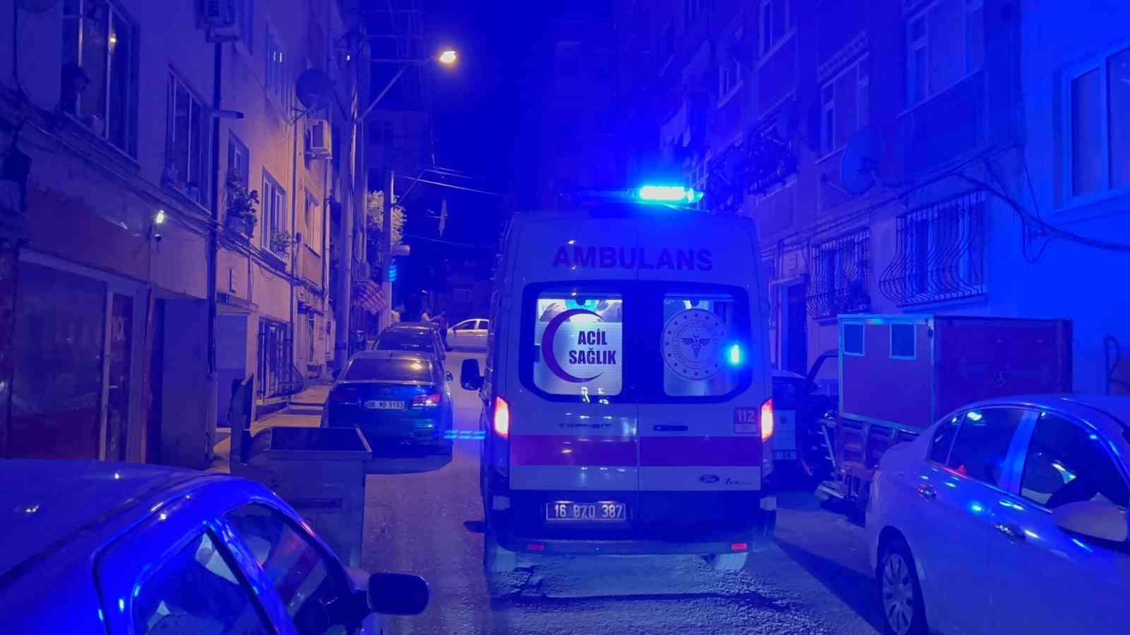 Psikolojik sorunları olan adam hem kendini hem annesini bıçakladı