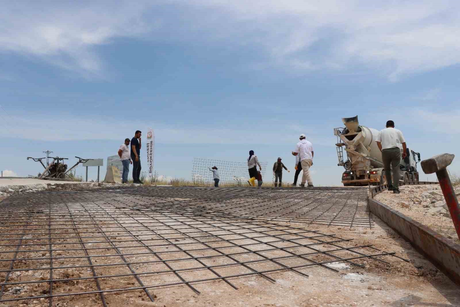 Büyükşehir, 3 ilçeyi beton yolla birbirine bağlıyor