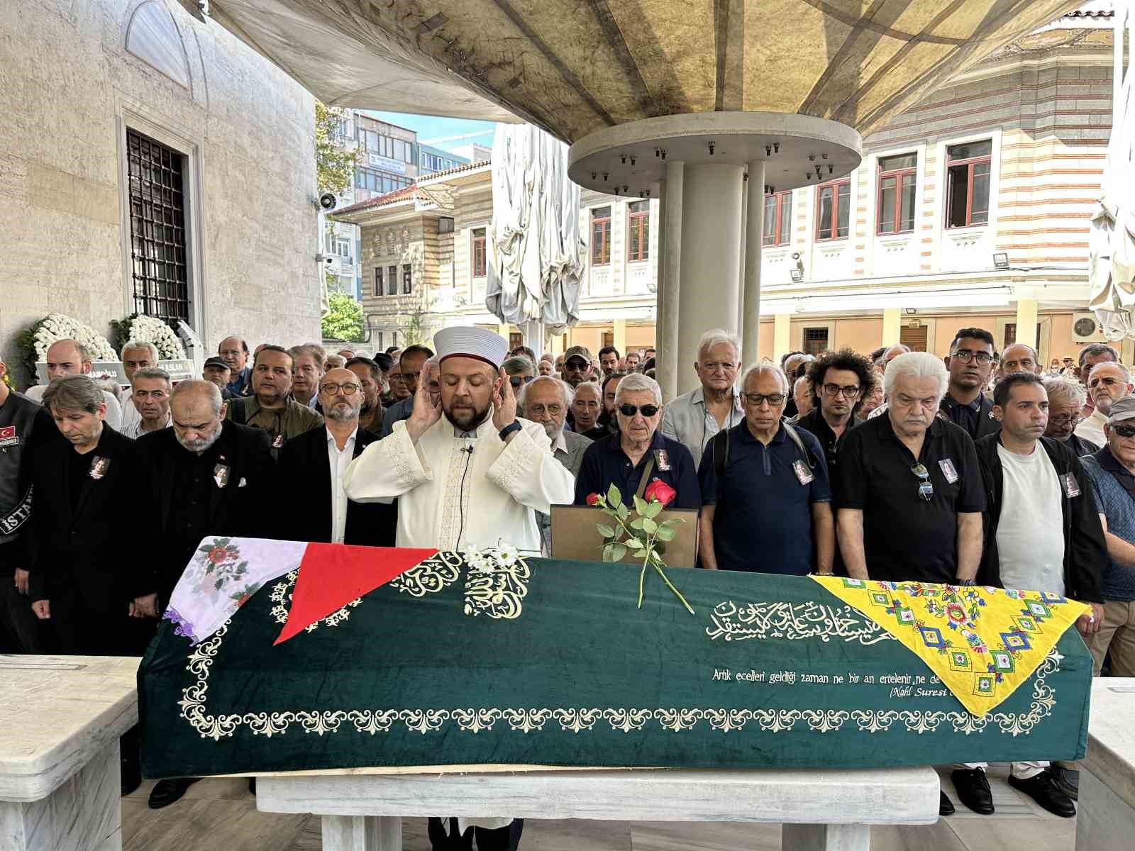 Oyuncu G&uuml;lsen Tuncer son yolculuğuna uğurlandı