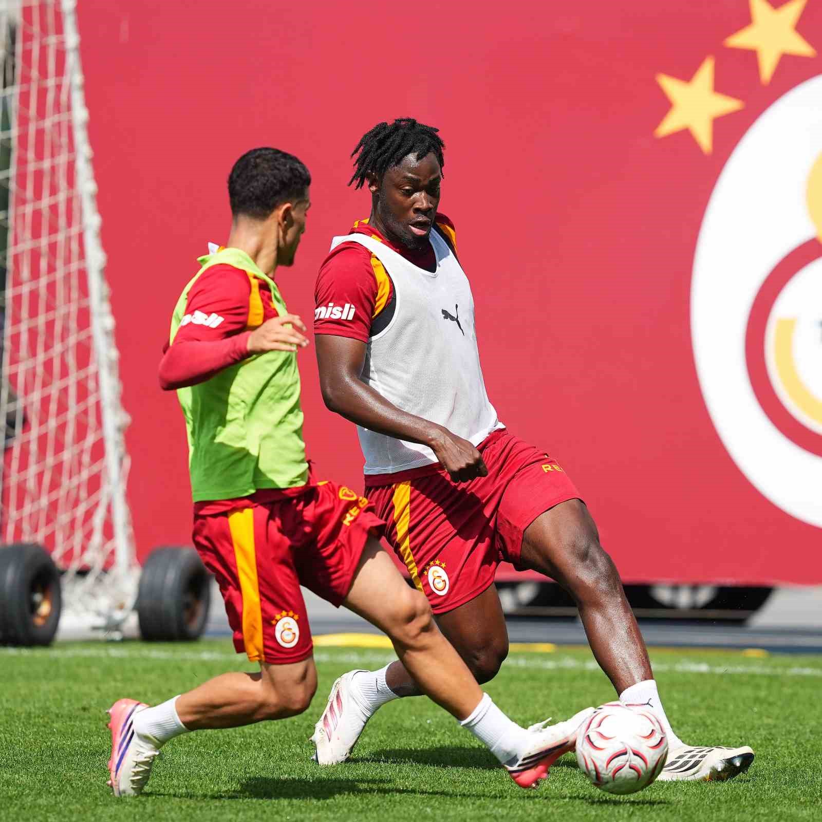 Galatasaray, Kasımpaşa ma&ccedil;ının hazırlıklarını s&uuml;rd&uuml;rd&uuml;
