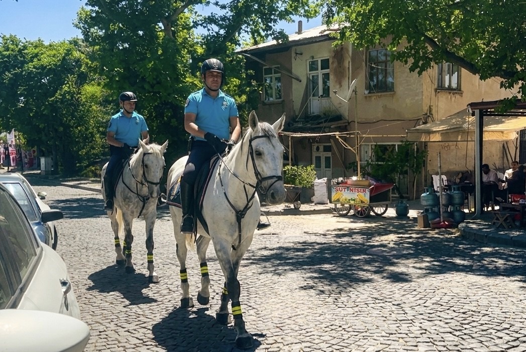 Tarihi Harput’ta atlı jandarma mesaisi
