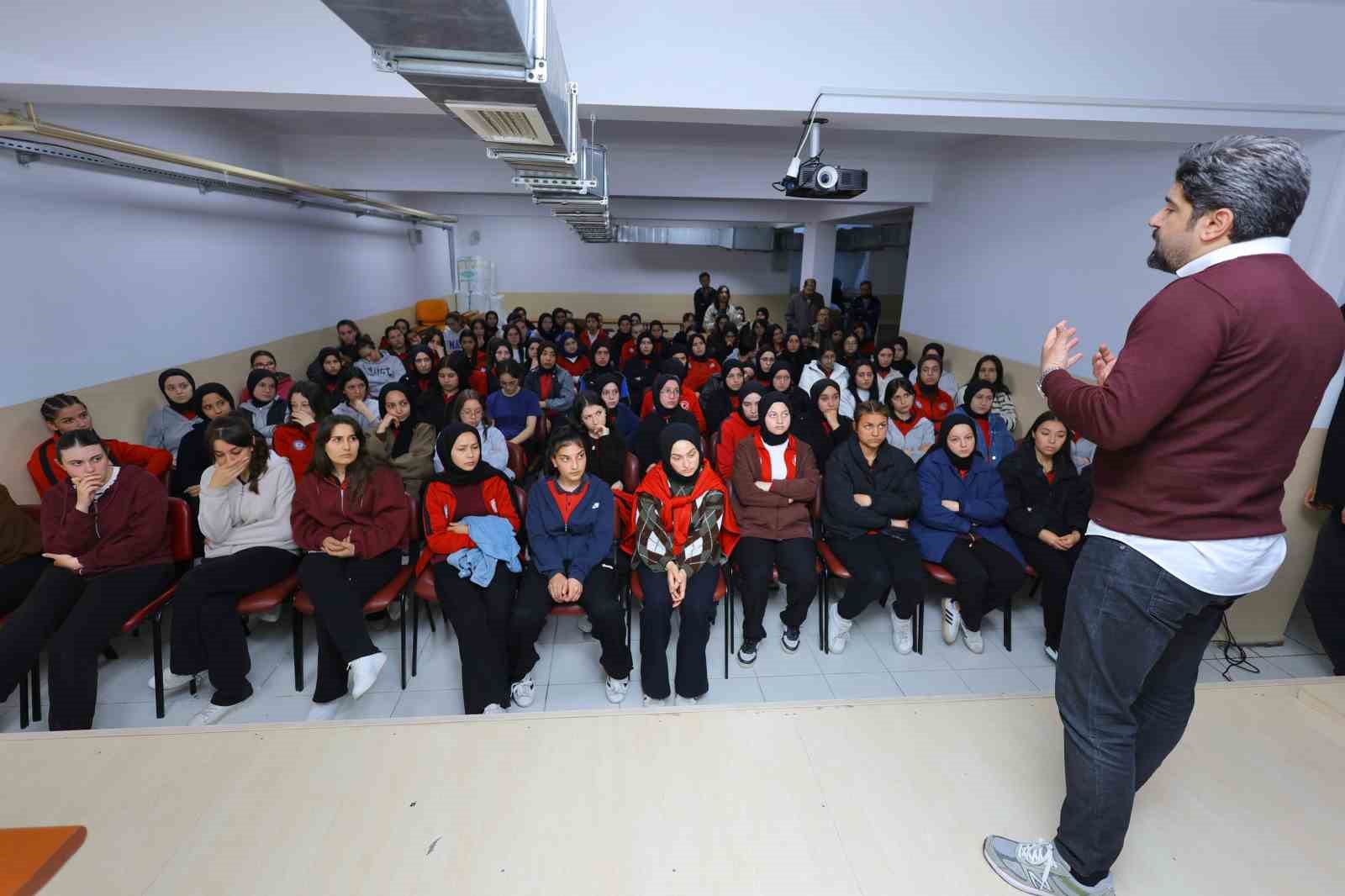 Samsun B&uuml;y&uuml;kşehir 30 bini aşkın gence rehber oldu