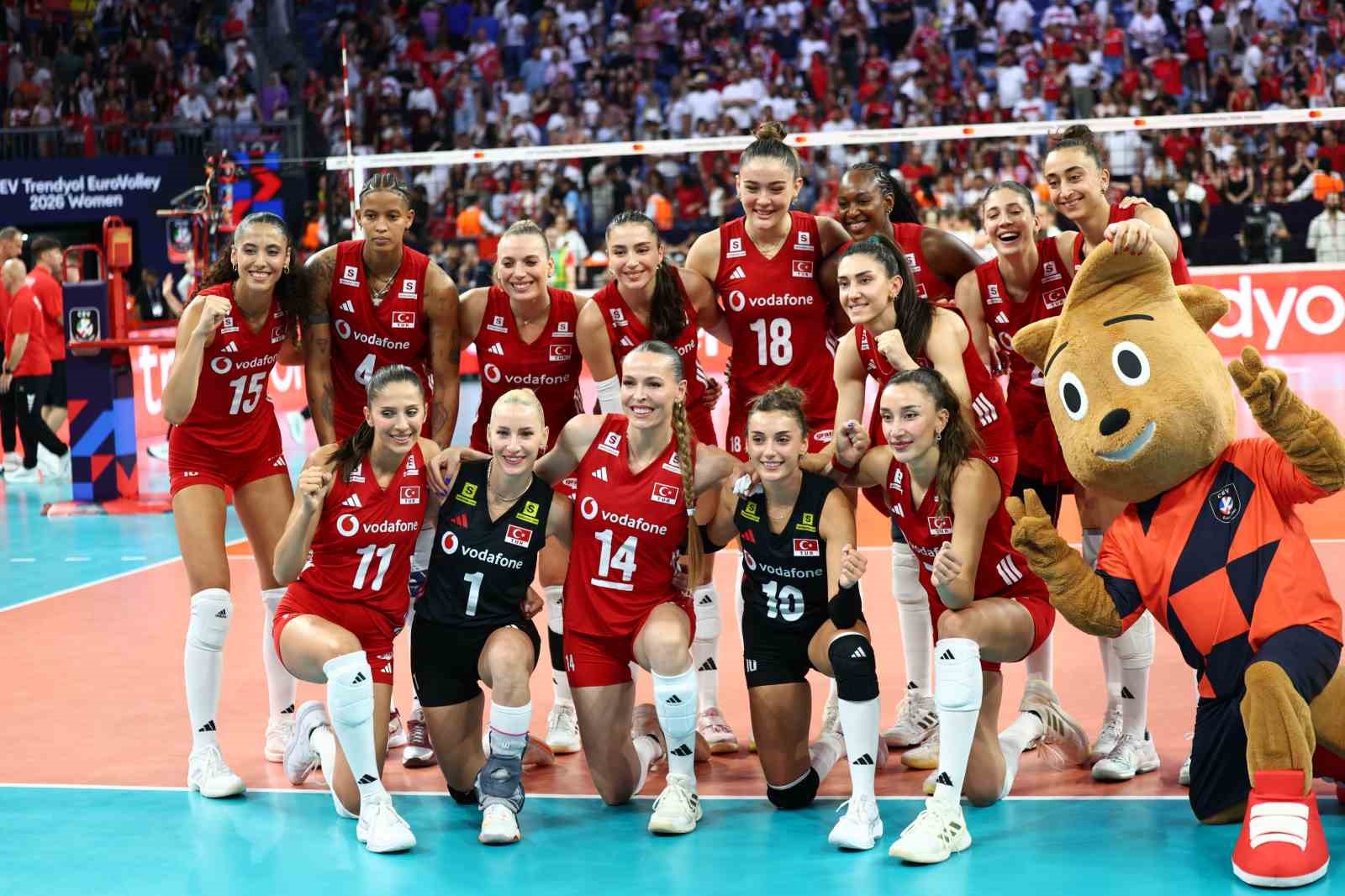 Milliler, CEV Avrupa Şampiyonası&rsquo;nda 3&rsquo;te 3 yaptı