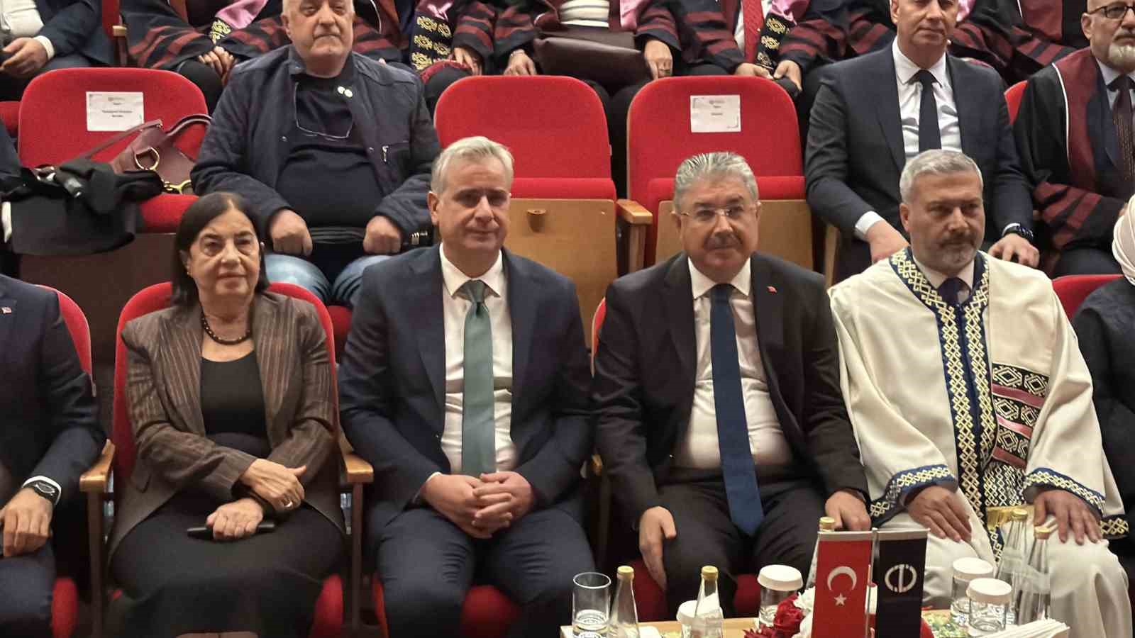 AK Parti’li Yalçın: "Biz en güçlü dönemimizdeyiz; ortada silah varken hiçbir şey konuşulamaz"
