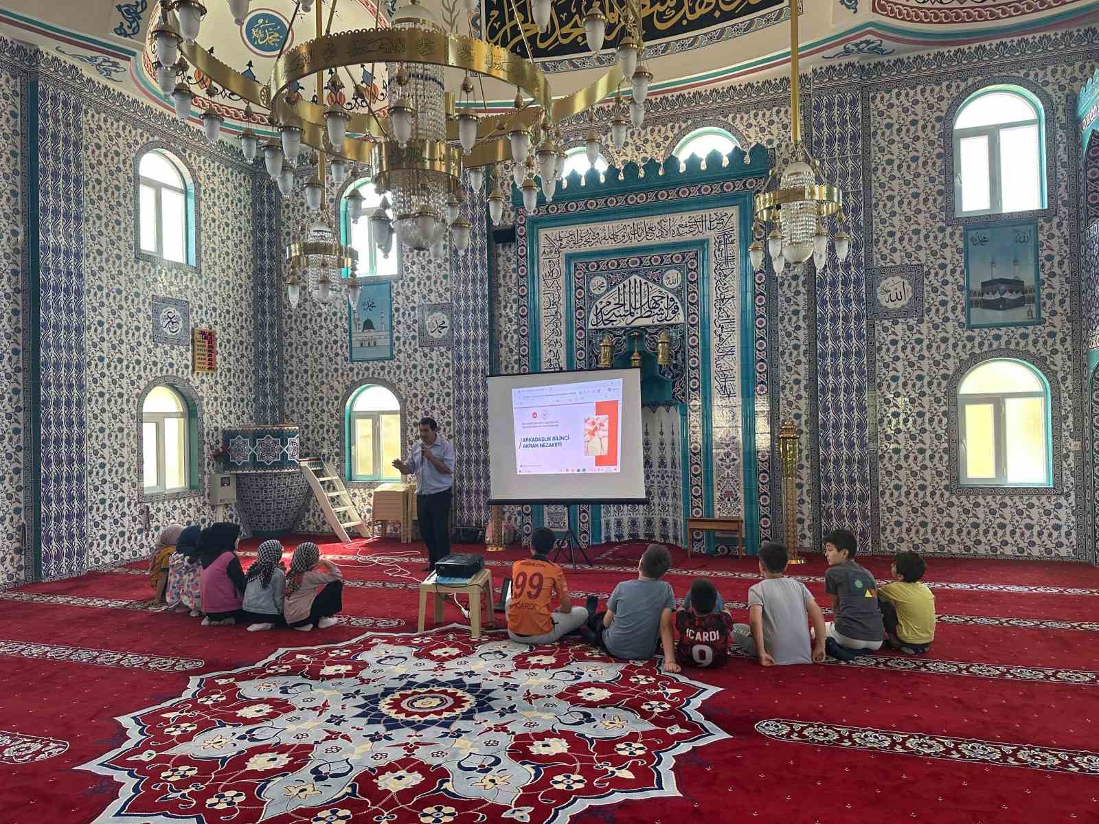 Hisarcık’ta Yaz Kur’an Kurslarında öğrenciler bilinçlendiriliyor