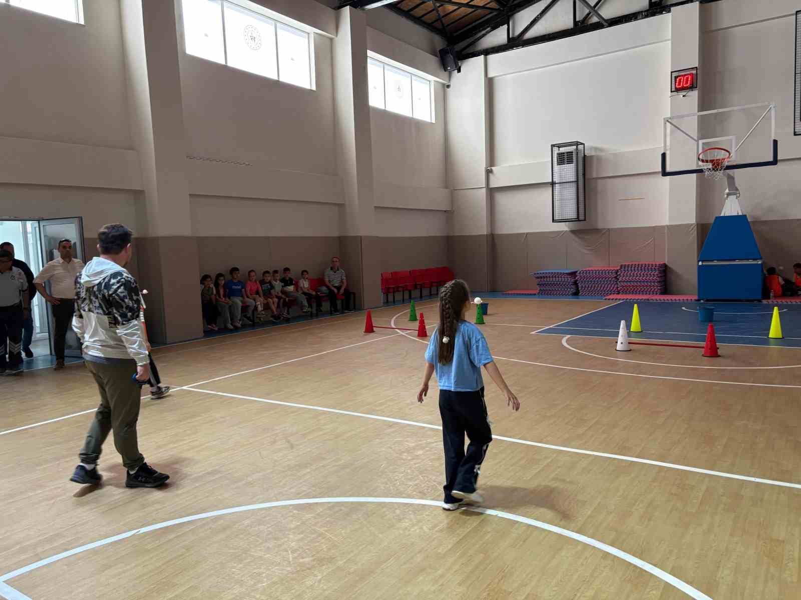 Salavatlı İlkokulu &ouml;ğrencilerinden geleneksel oyunlarda başarı