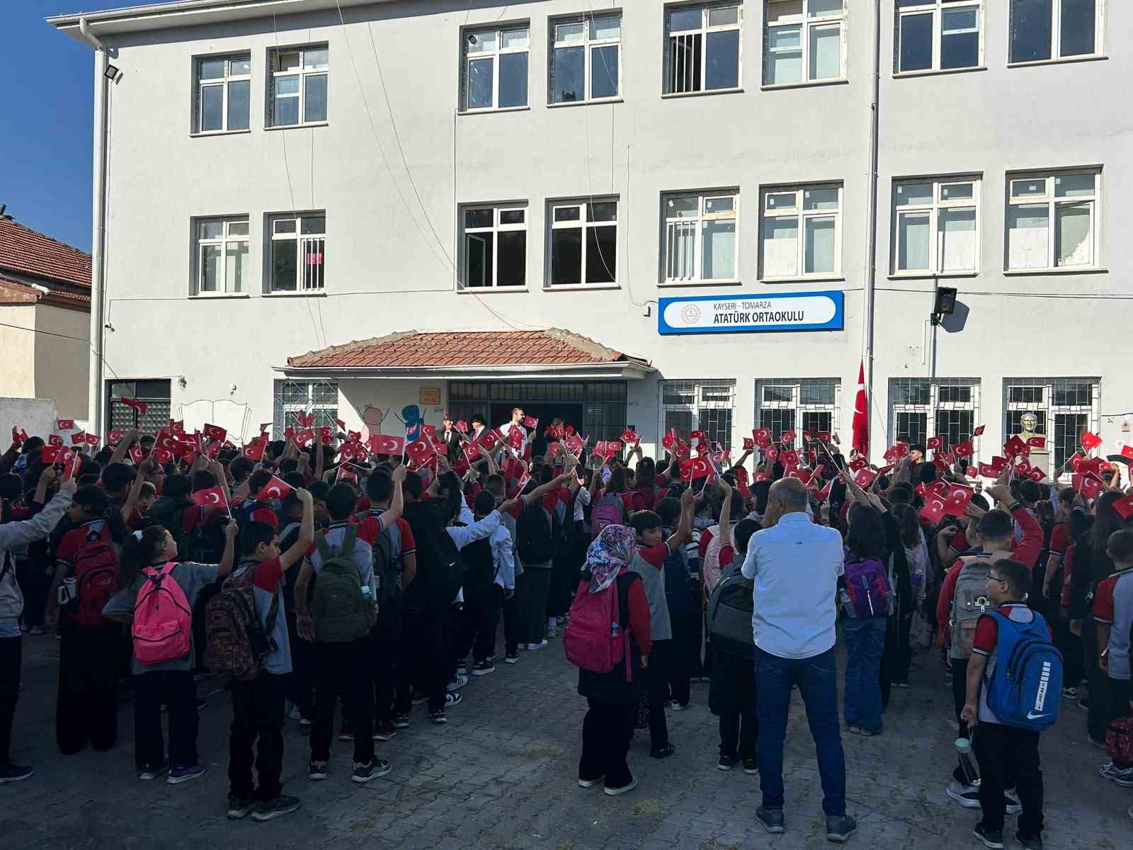 Tomarza&rsquo;da yeni eğitim - &ouml;ğretim yılı başladı