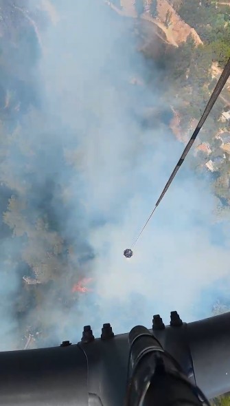 Antalya&rsquo;da iki il&ccedil;ede &ccedil;ıkan orman yangınına m&uuml;dahale ediliyor