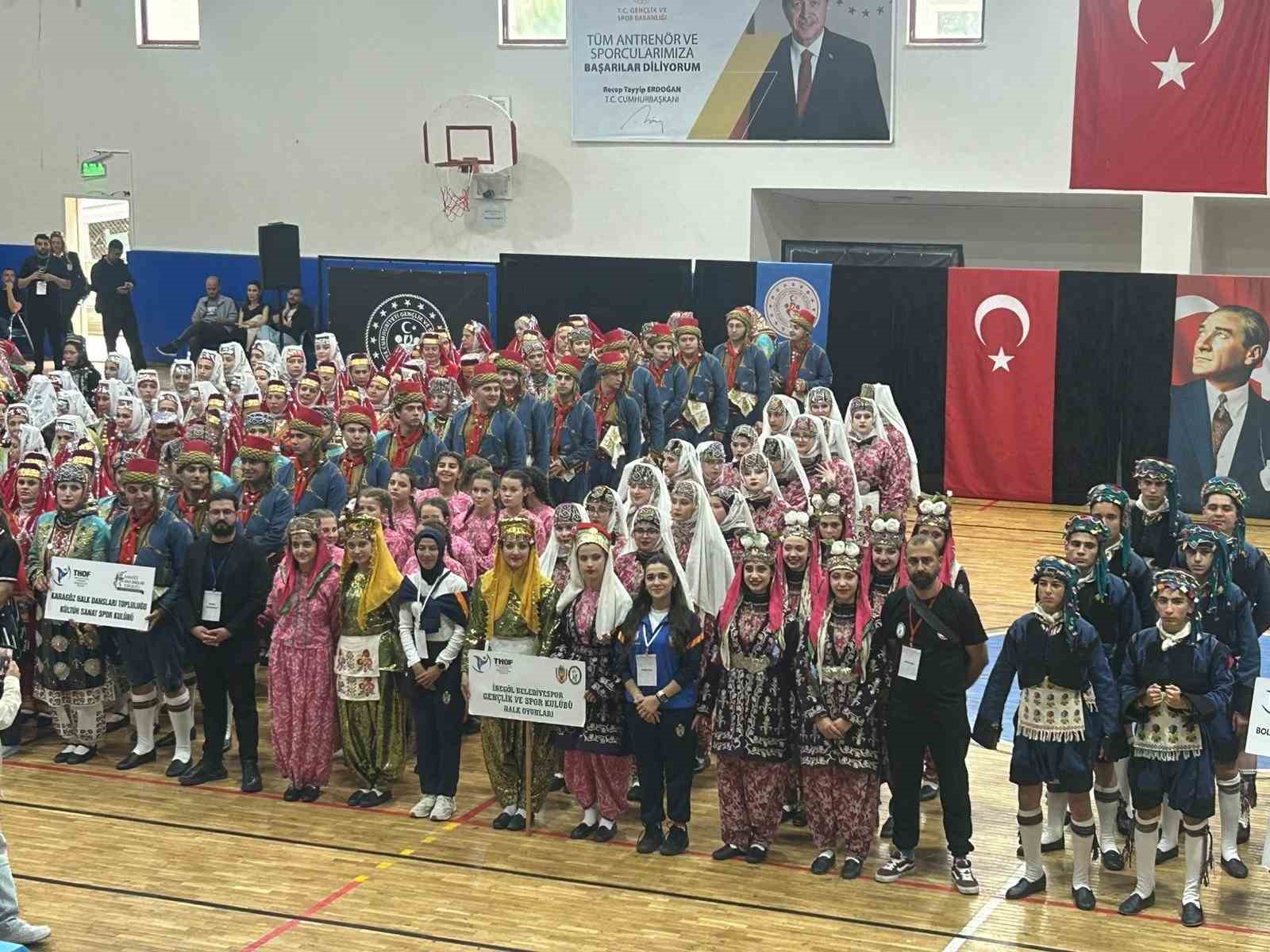 İnegöl Belediyesi Halk Dansları bölge finallerinde 3’te 3 yaptı