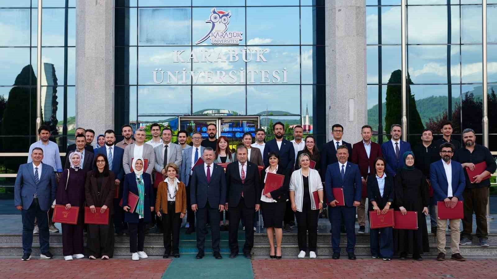 KBÜ’de Sosyalfest’e emek veren akademik ve idari personel onurlandırıldı