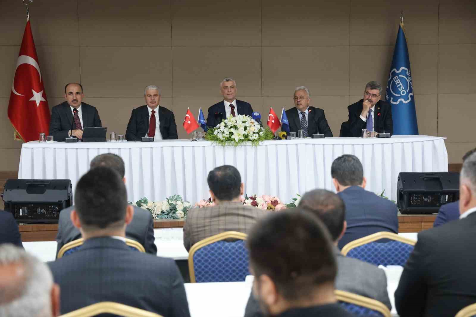 Bakan Bolat: "Türkiye 273 buçuk milyar dolar yıllık ihracat yapan bir ülke konumuna geldi"