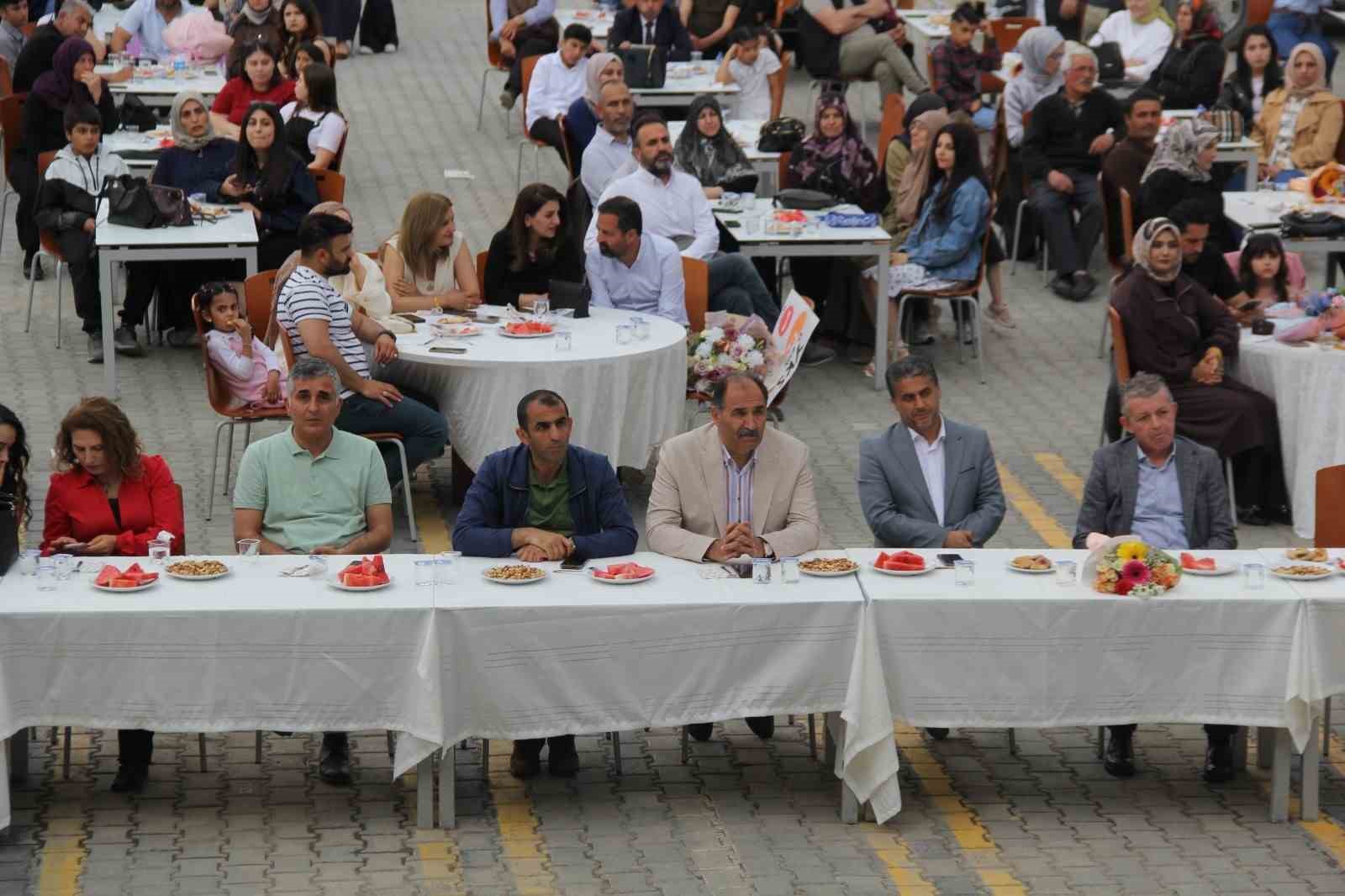 Iğdır Mehmet Murat İşler Sosyal Bilimler Lisesi 2026 mezunlarını coşkuyla uğurladı
