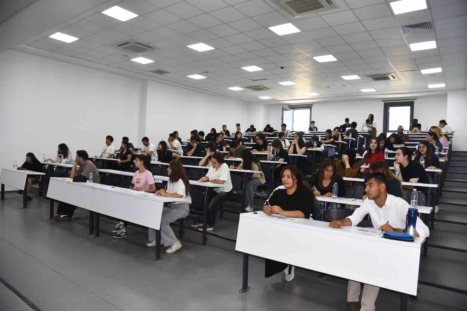 Menemen, eğitim yatırımlarıyla örnek gösteriliyor