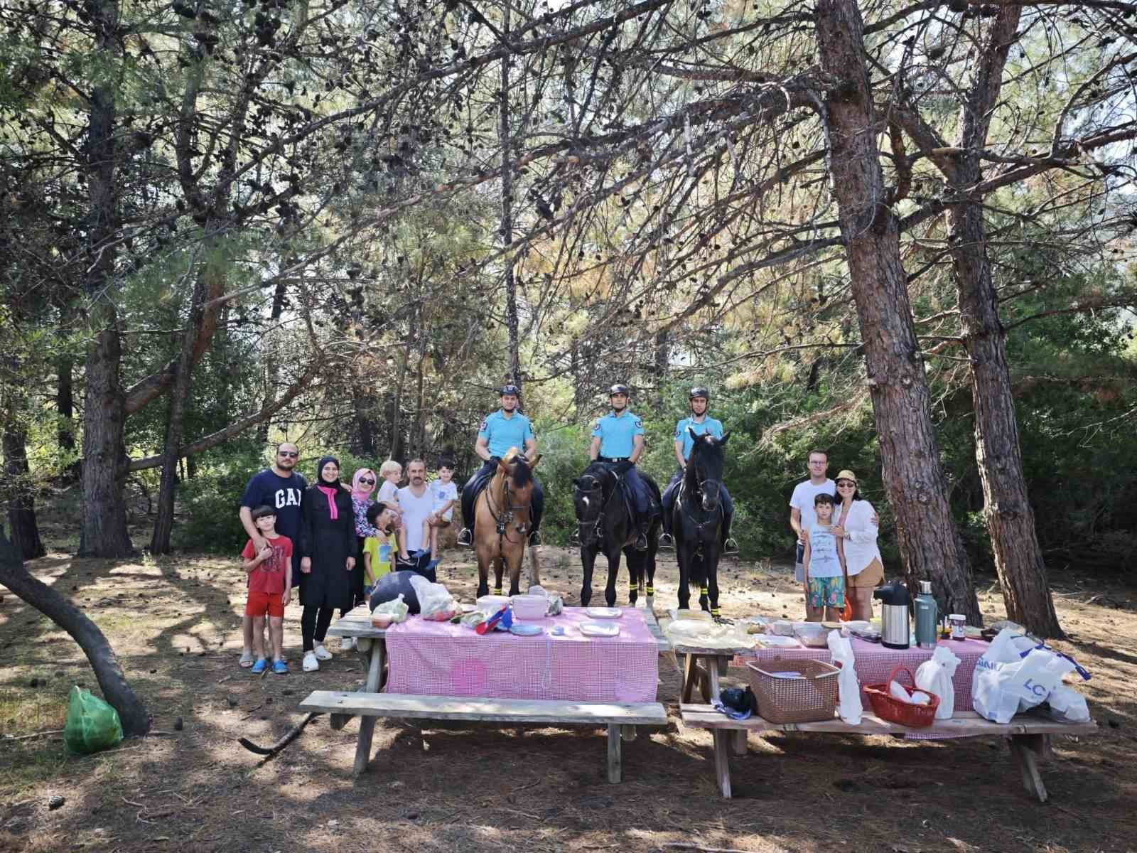 Milli Park’ta Atlı Jandarma Timi göreve başladı