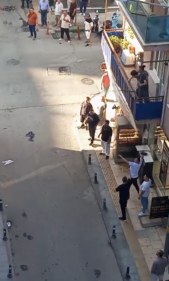 Yalova’da bıçaklı satırlı kavga: 2 yaralı