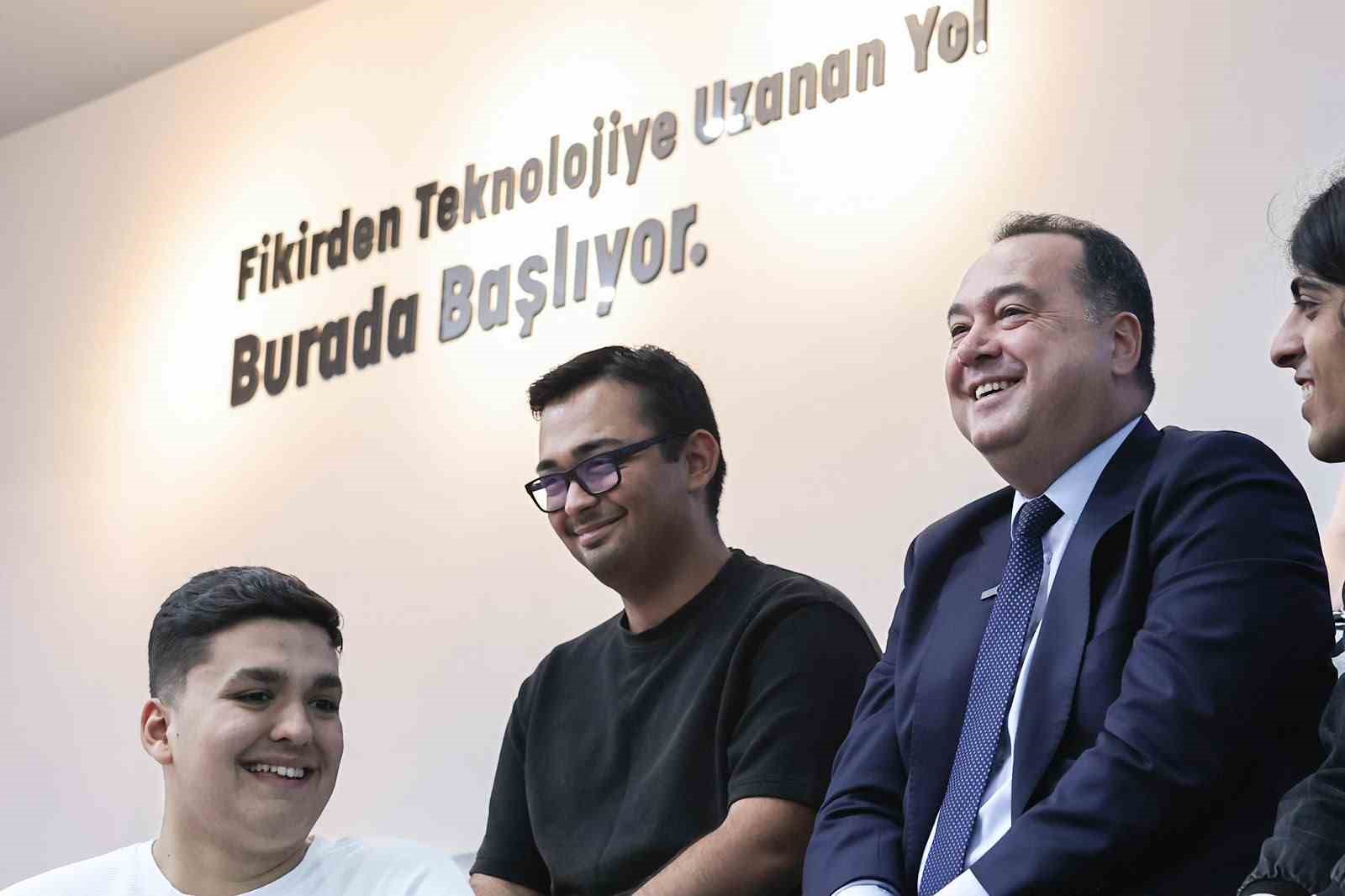 Akademi Manisa gençlerle buluştu