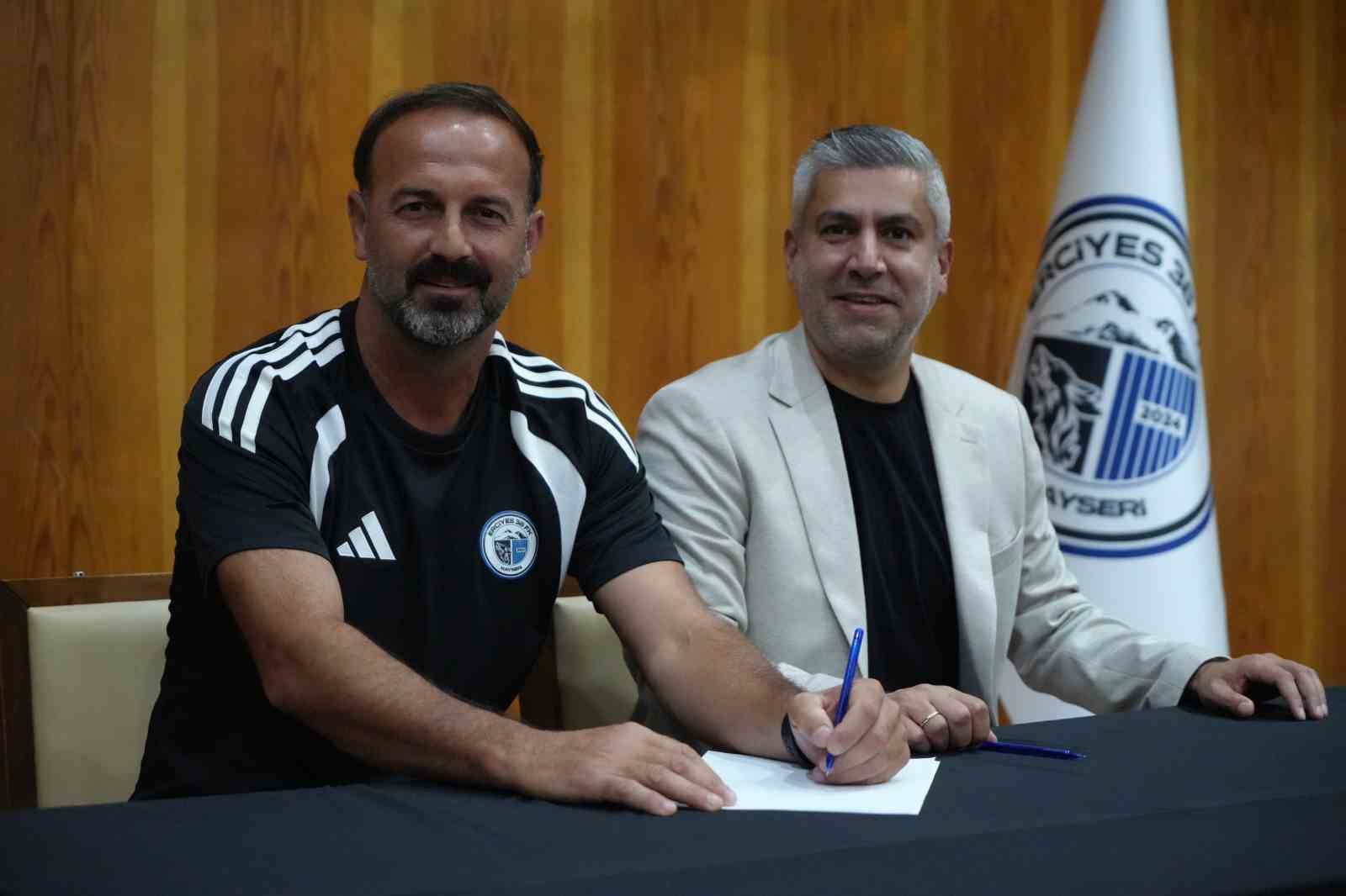 Erciyes 38 FK’dan, Bolu kampında 11 yeni transferi için imza töreni