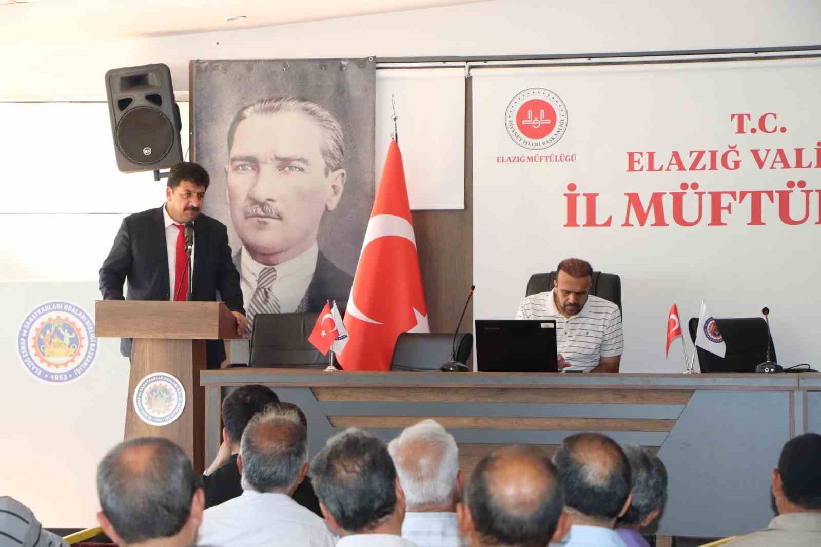 Elazığ’da Kur’an kursu öğreticileri ve din görevlilerine eğitim