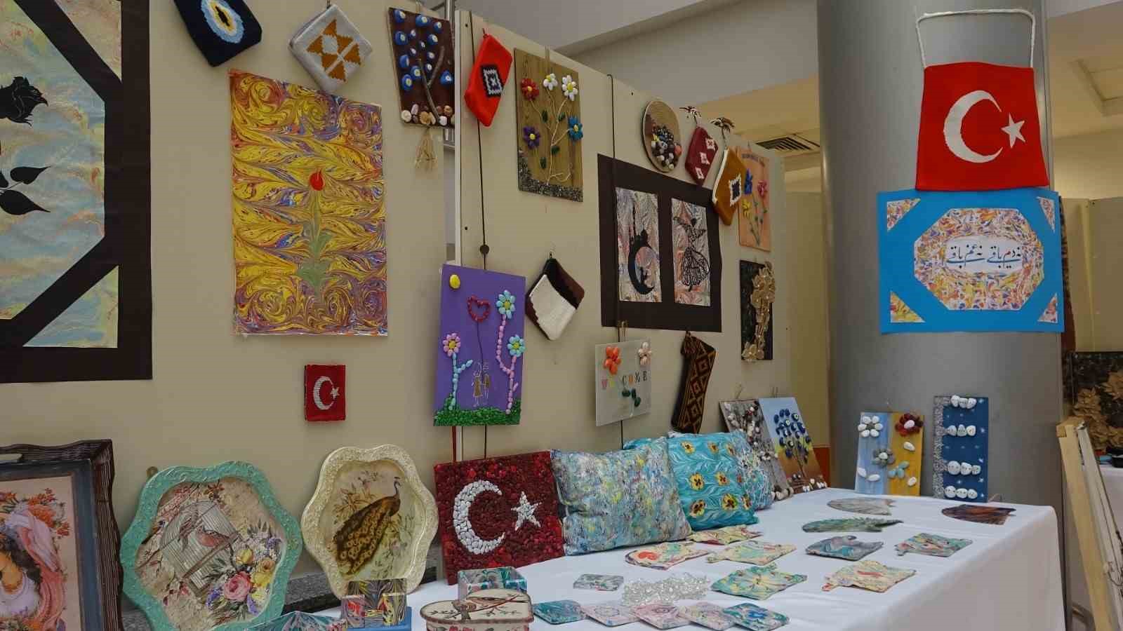 Hatay&rsquo;da h&uuml;k&uuml;ml&uuml;lerin el emeği eserleri sergilendi