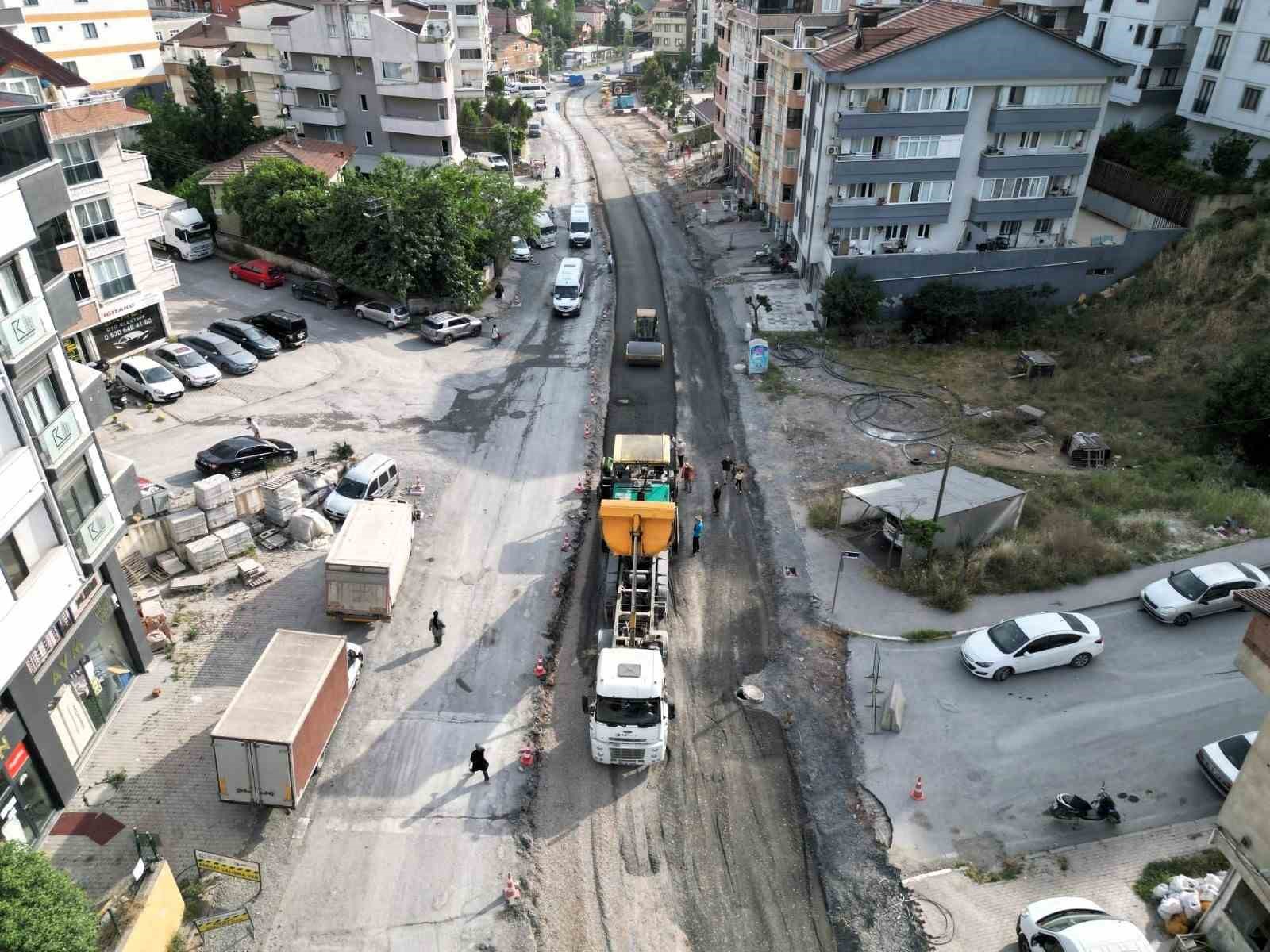 Çayırova Uğur Mumcu Caddesi yenileniyor