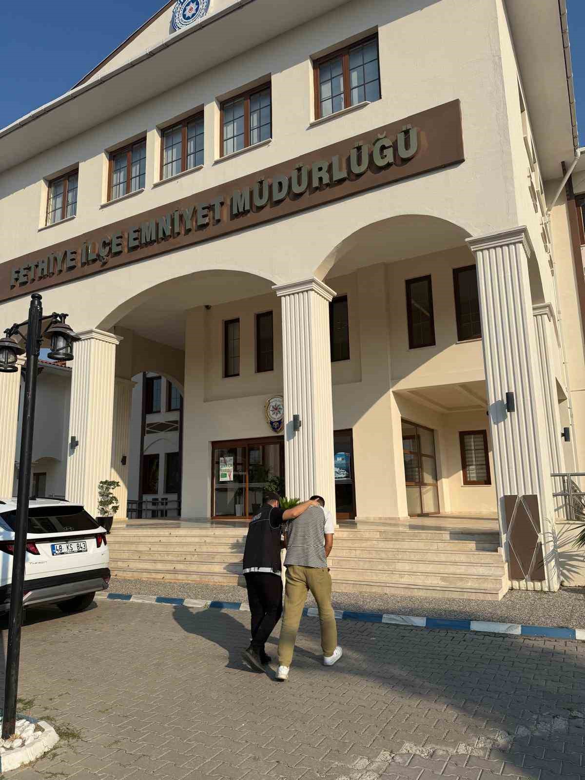 Fethiye&rsquo;de 1195 gram uyuşturucu madde ele ge&ccedil;irildi