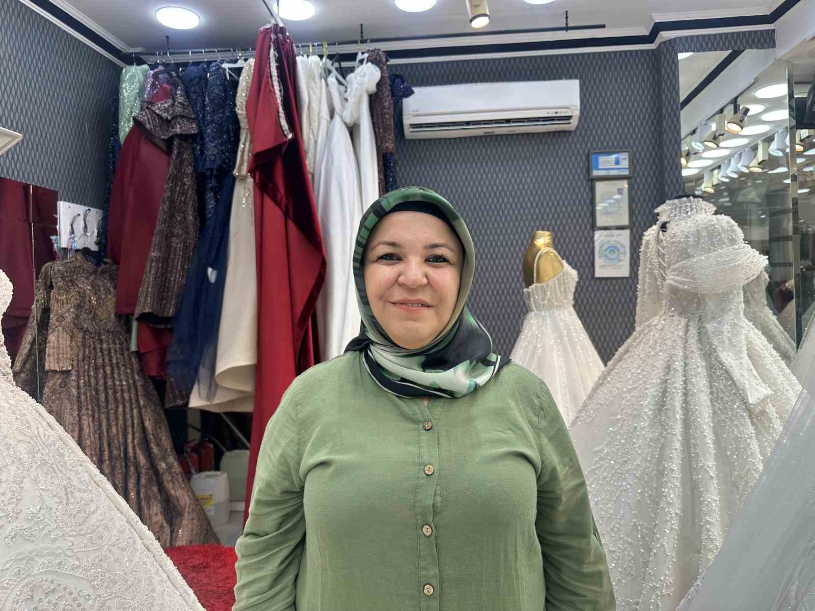 Bu sezon dantel ve kaburga gelinlik modelleri revaçta