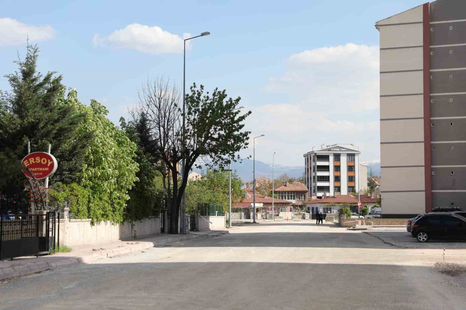 Başkan &Ccedil;olakbayrakdar: "Seyrani&rsquo;de yolları, otoparkı ve yeşil alanlarıyla yeni bir yaşam kuruyoruz"