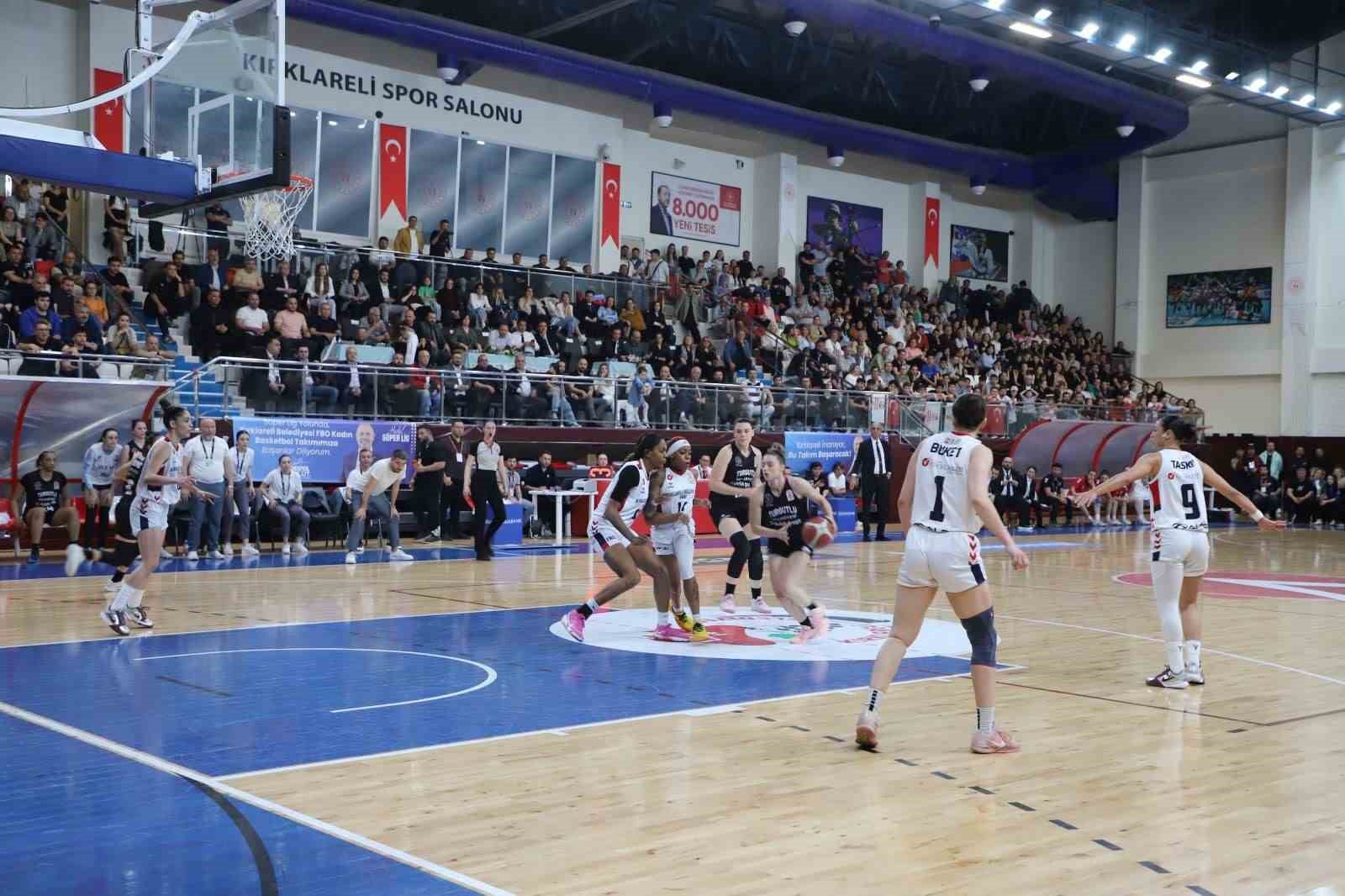 Turgutlu Belediyespor Kırklareli&rsquo;nde avantajı kaptı