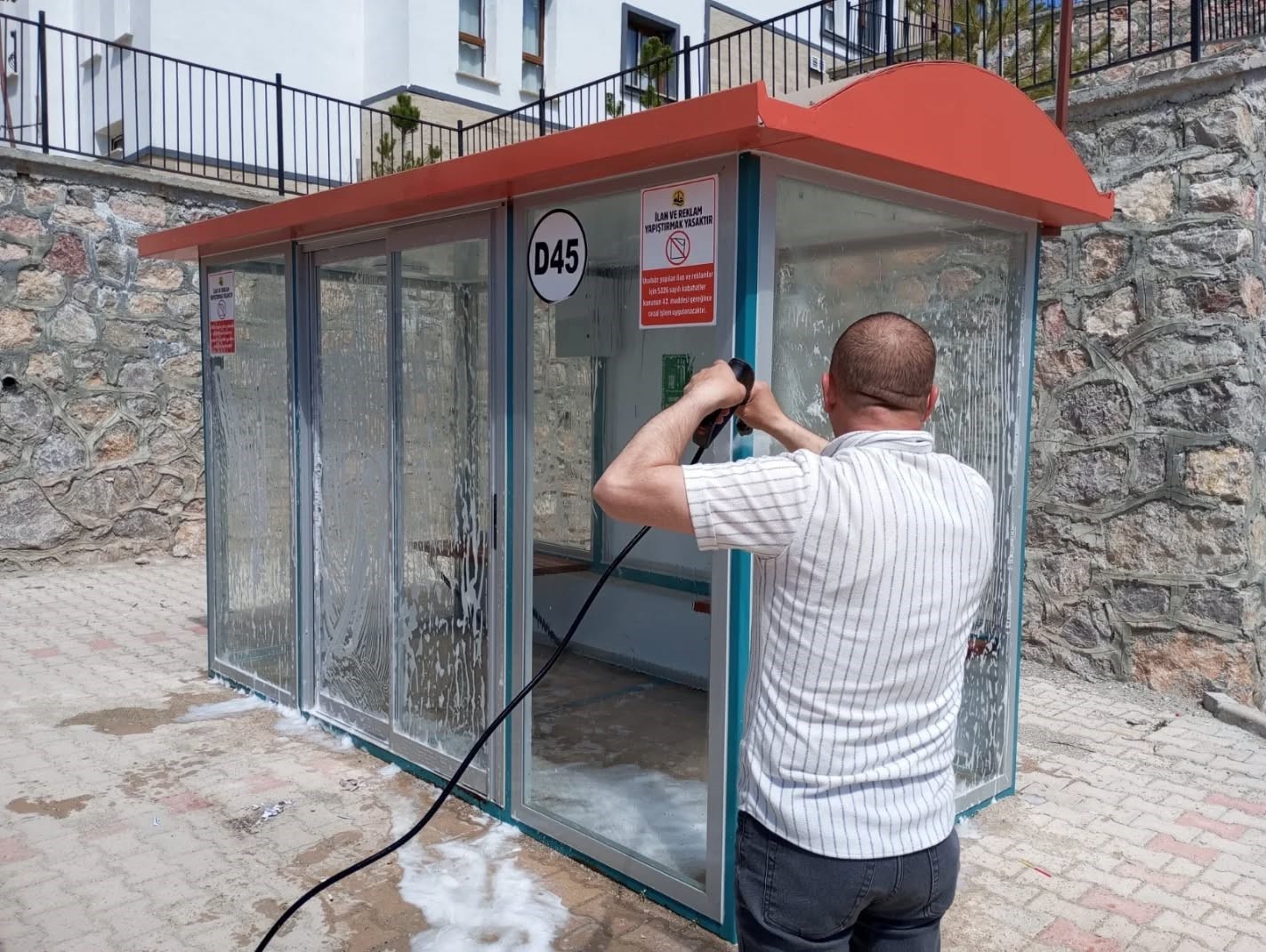 Bayburt&rsquo;ta larva ila&ccedil;laması ve temizlik &ccedil;alışmaları s&uuml;r&uuml;yor