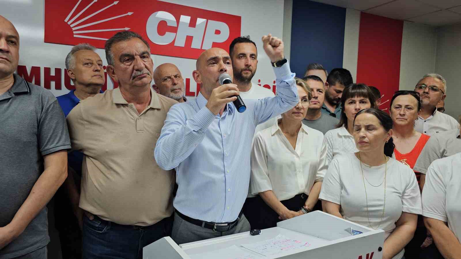 G&ouml;revden alınan CHP il y&ouml;netiminden tepki: "Kararı tanımıyoruz"