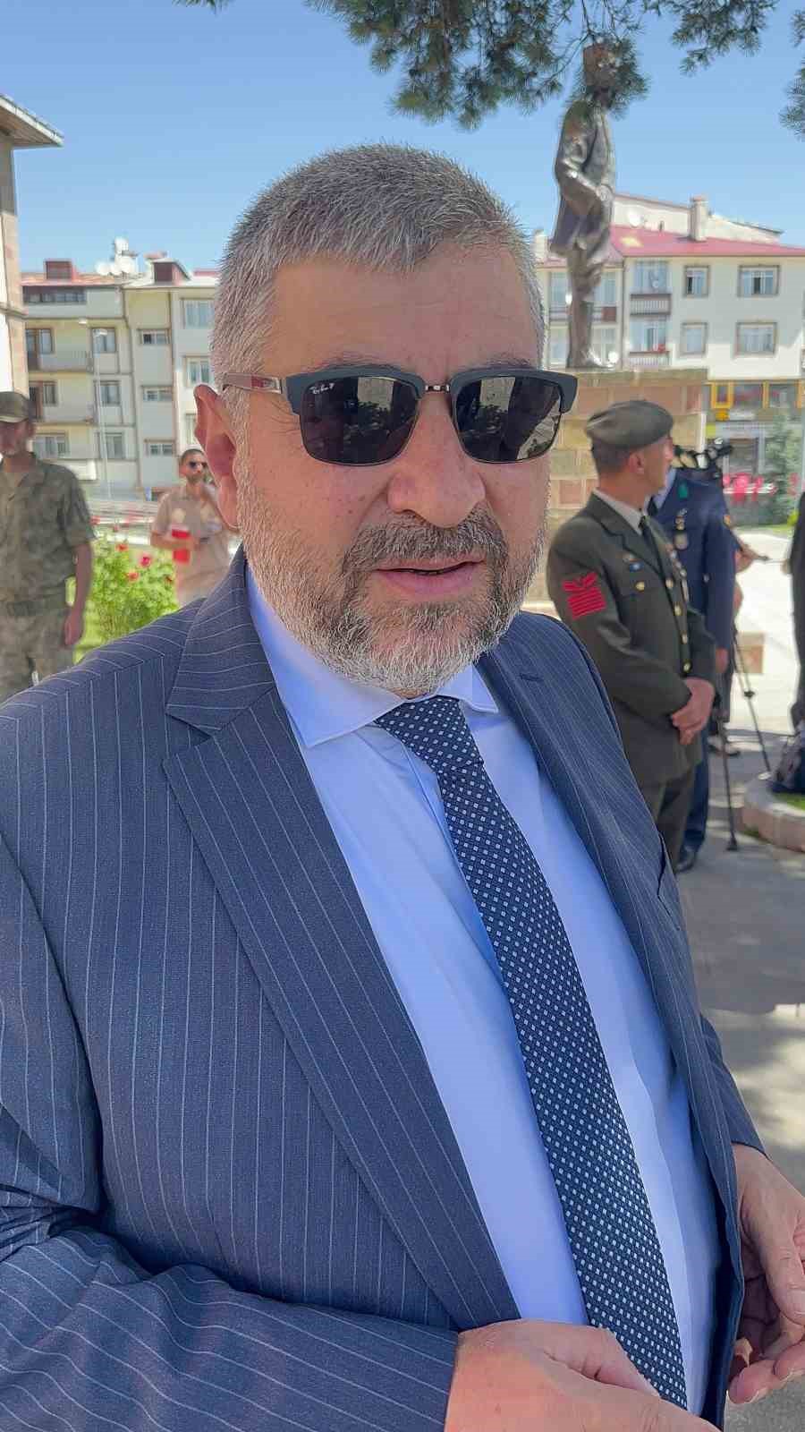 Naim Hoca’nın torunu Ahmet Gölleroğlu, çirkin sözlerinden dolayı Nihat Doğan’a dava açacaklarını söyledi