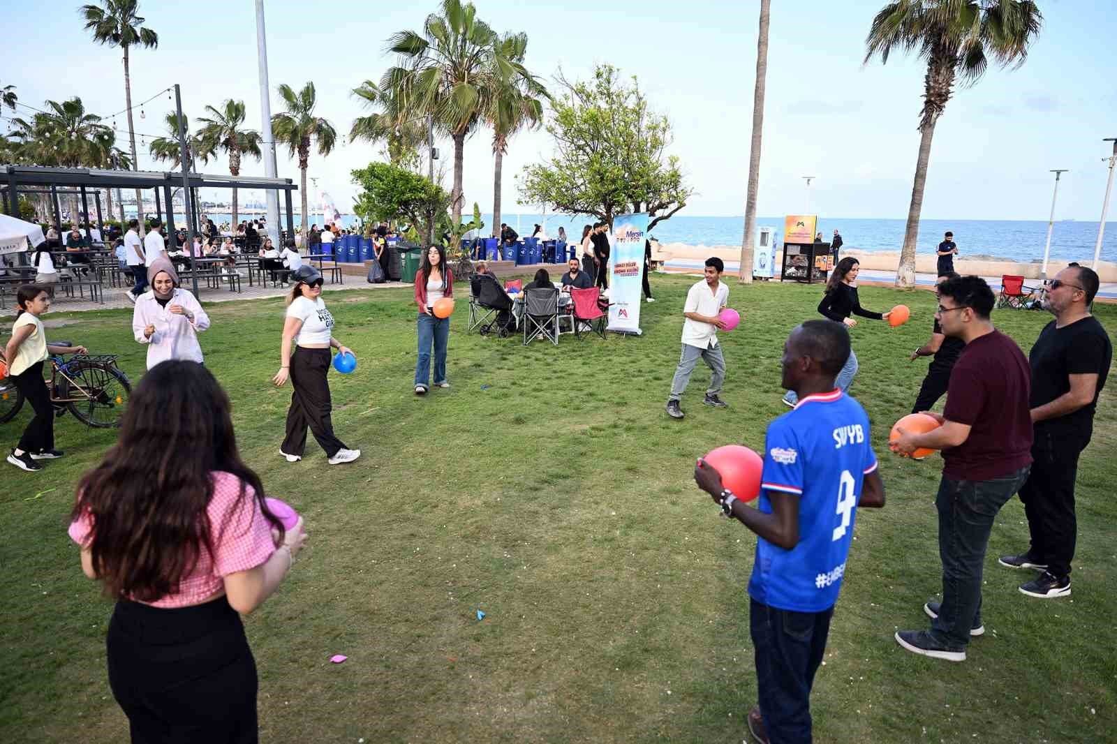 Mersin&rsquo;de &uuml;cretsiz yabancı dil kul&uuml;b&uuml;ne yoğun ilgi