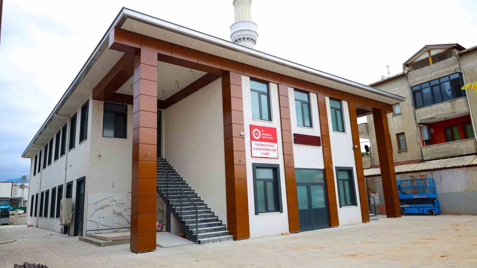 Gazze Şehitleri Cami ibadete gün sayıyor