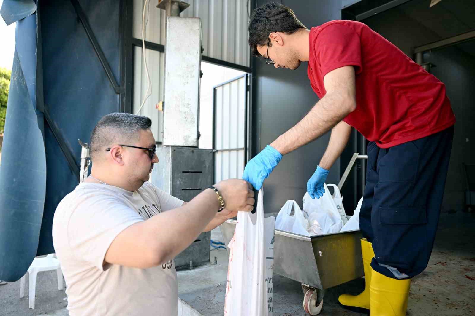 Mersin Büyükşehir Belediyesinin kesimhaneleri vatandaşlardan tam not aldı