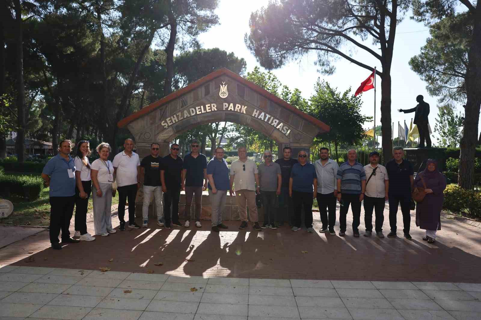 Türkiye’nin dört bir yanından gelen müdürler Şehzadelerpark’a hayran kaldı