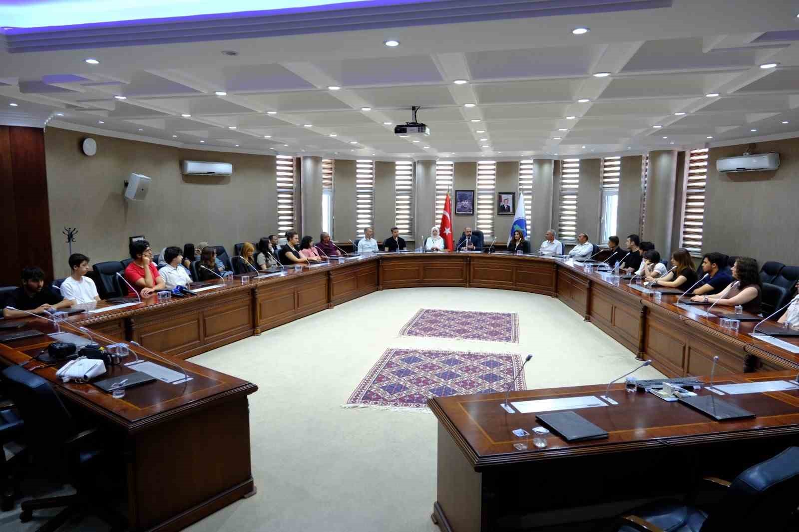 Van MAT-BİL Projesi ilk meyvelerini verdi: Öğrenciler hayallerindeki üniversitelere yerleşti
