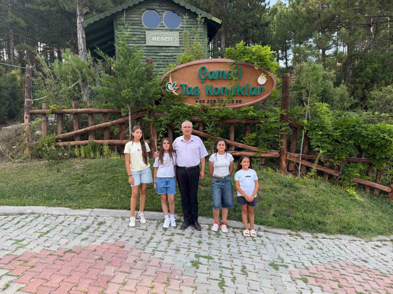 Dereceye giren çocuklar Çameli’de ödüllendirildi
