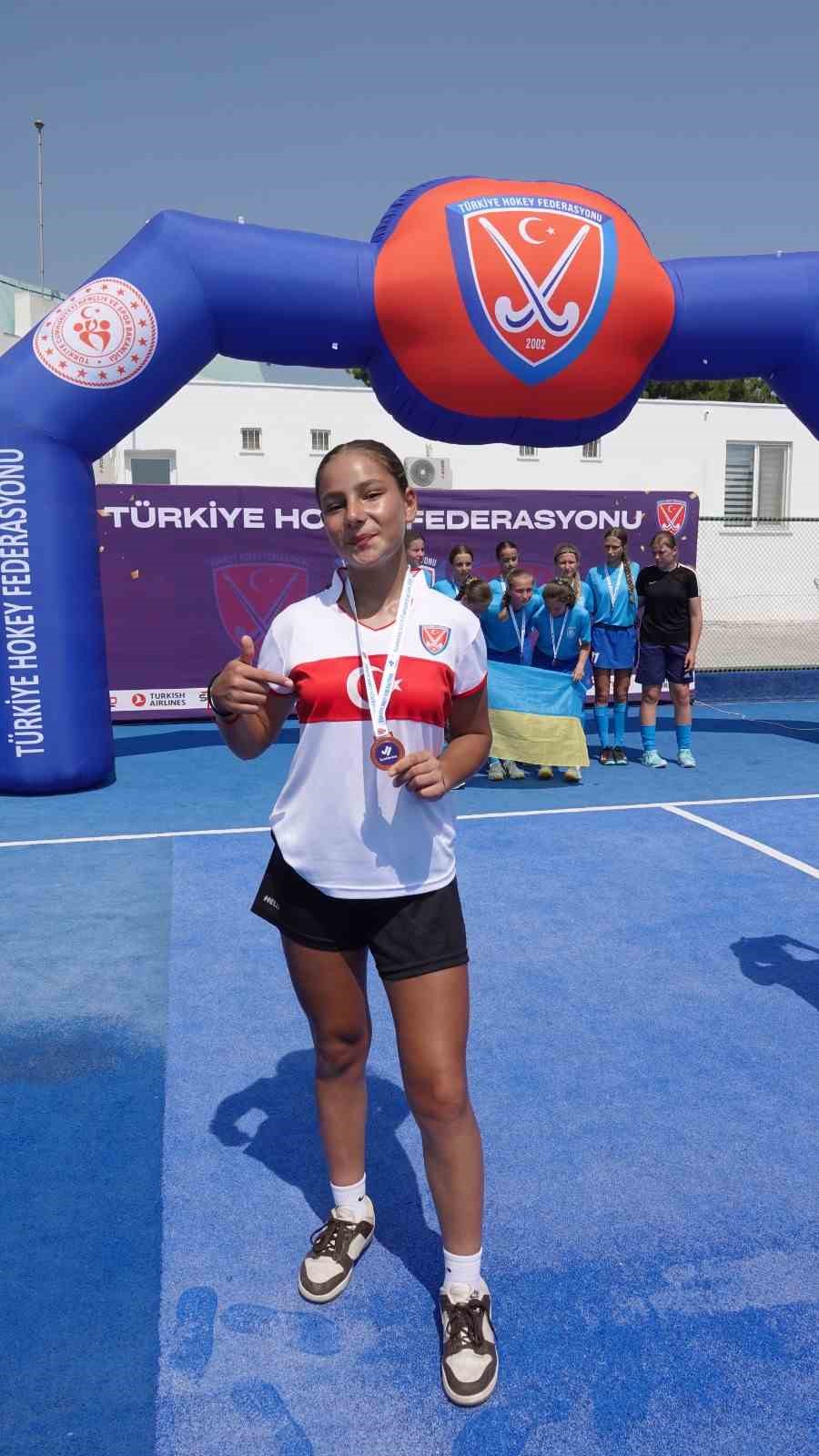 Muğlalı Hokey Milli oyuncu, Avrupa üçüncüsü oldu