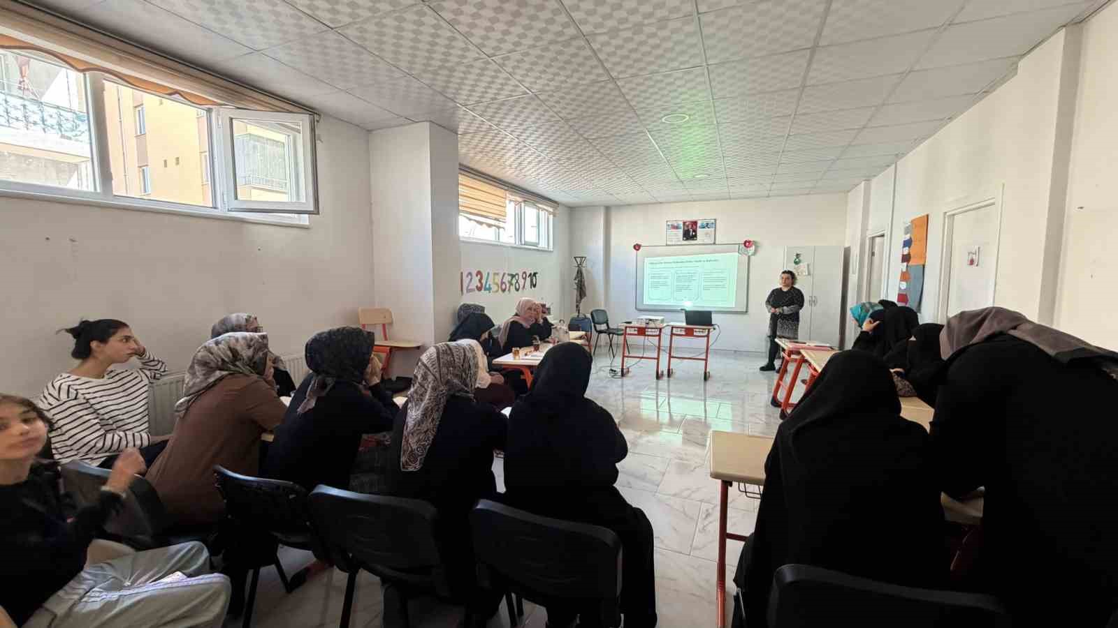 Muş&rsquo;ta kadınlara uyuşturucu bağımlılığına karşı farkındalık semineri