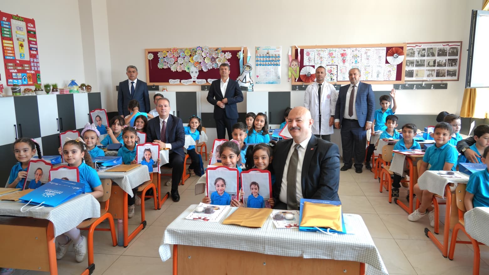 Adıyaman&rsquo;da 154 bin 927 &ouml;ğrenci karne sevinci yaşadı