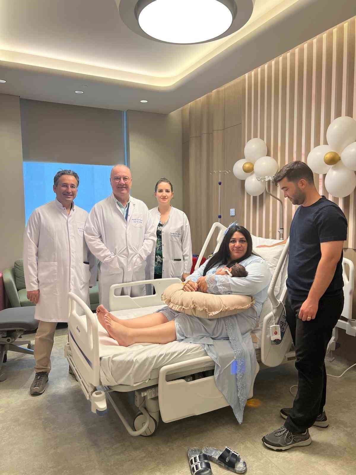 Yüksek riskli gebelik mutlu sona bitti, Barlas bebek dünyaya geldi
