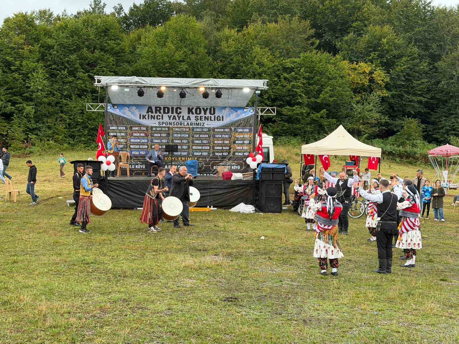 Samsun&rsquo;da "Ardı&ccedil; K&ouml;y&uuml; Şenliği" renkli g&ouml;r&uuml;nt&uuml;lere sahne oldu