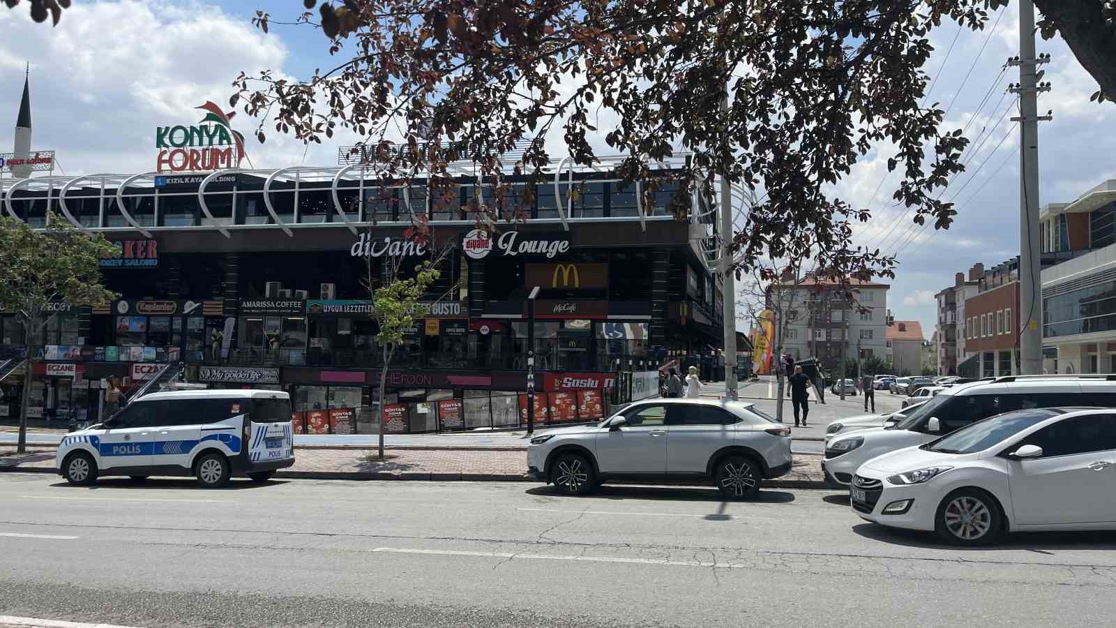 Konya&rsquo;da kafe kurşunlayan ş&uuml;pheli aracını bırakarak ka&ccedil;tı