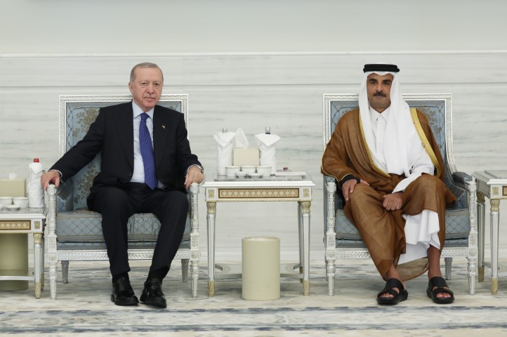 Cumhurbaşkanı Erdoğan, Katar Emiri Al Thani ile bir araya geldi