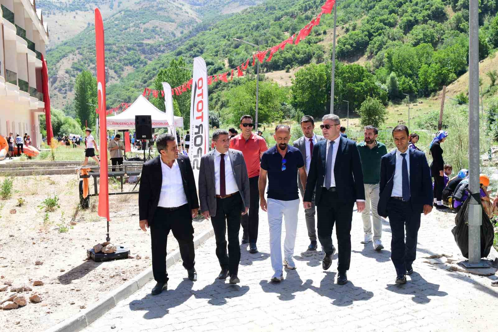 Türkiye Rafting Şampiyonası 3. ayak yarışları Van’da başladı