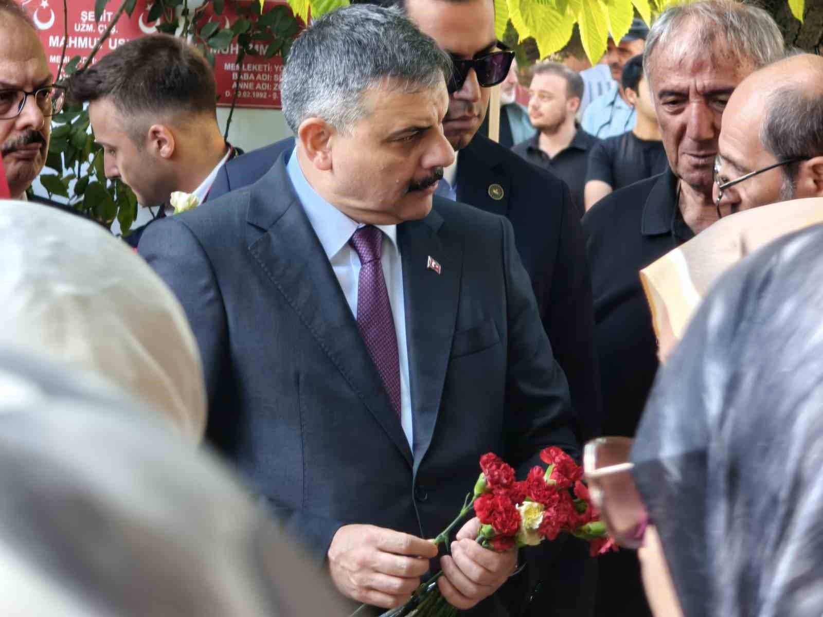 İ&ccedil;işleri Bakanı &Ccedil;ift&ccedil;i 15 Temmuz Şehitliği&rsquo;ndeki anma programına katıldı